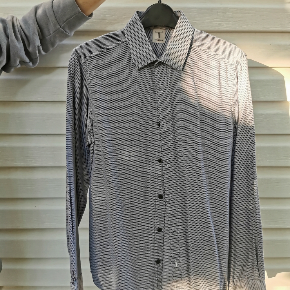 3/10$ Men's Gray Button-Up Shirt